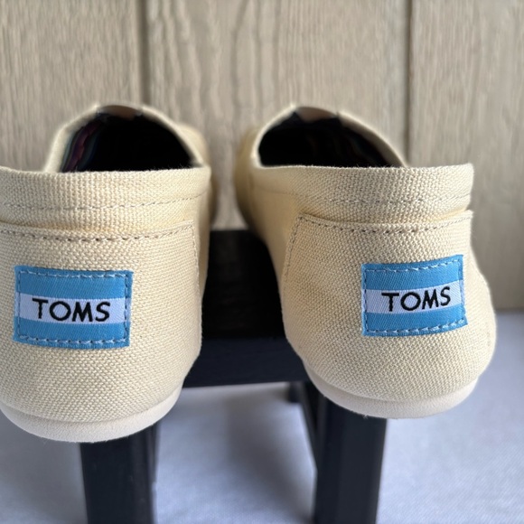 TOMS Cream Flats with Signature Elastic V-Insert - Picture 6 of 12